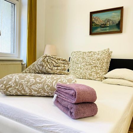Direct City Center-Privat Rooms-5 Minutes Mariahilferstrasse Viena Exterior foto